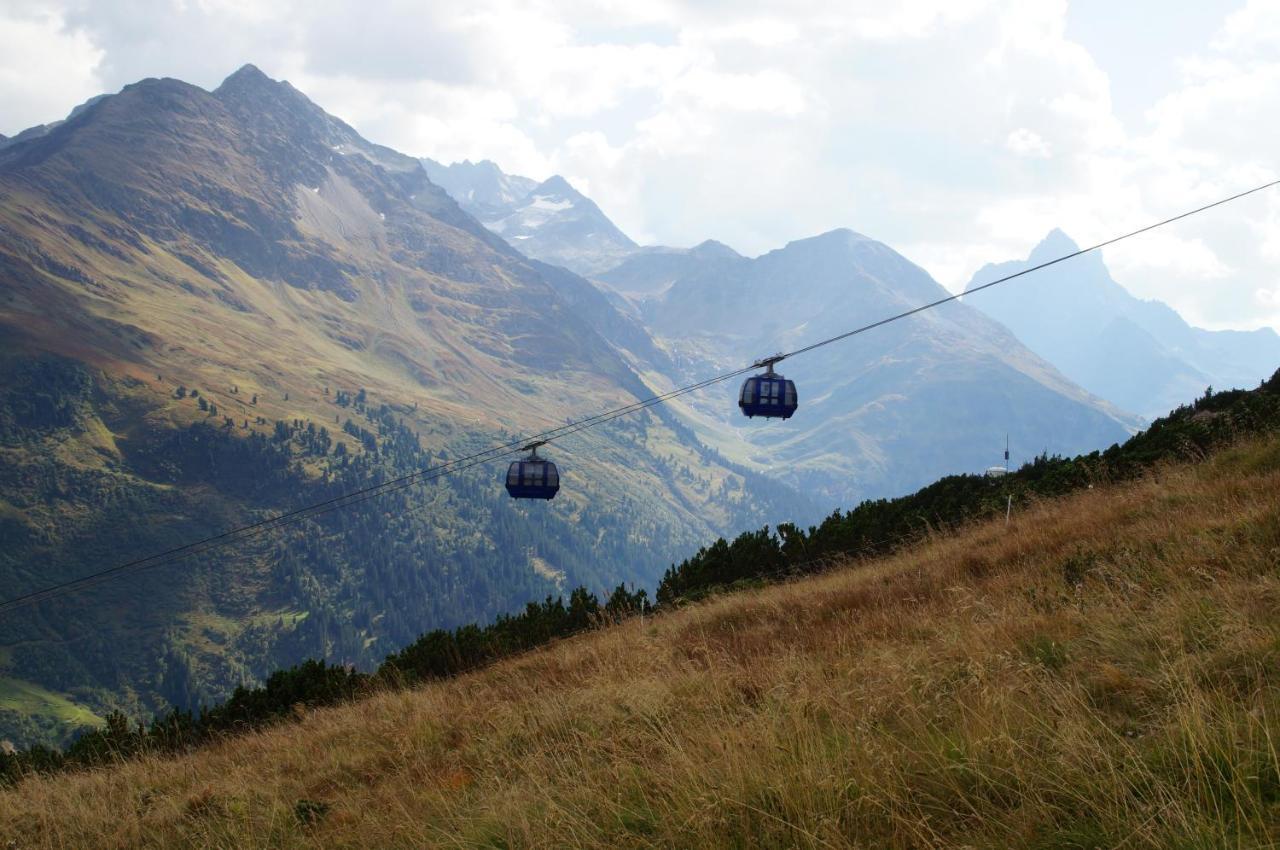 Haus St. Bernard Apartment Pettneu am Arlberg Luaran gambar